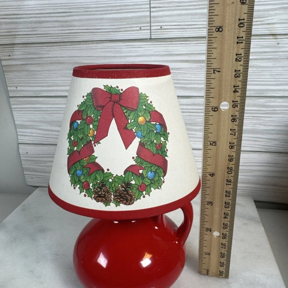 Candlelamp by Dreamlites, Red, Christmas Wreath